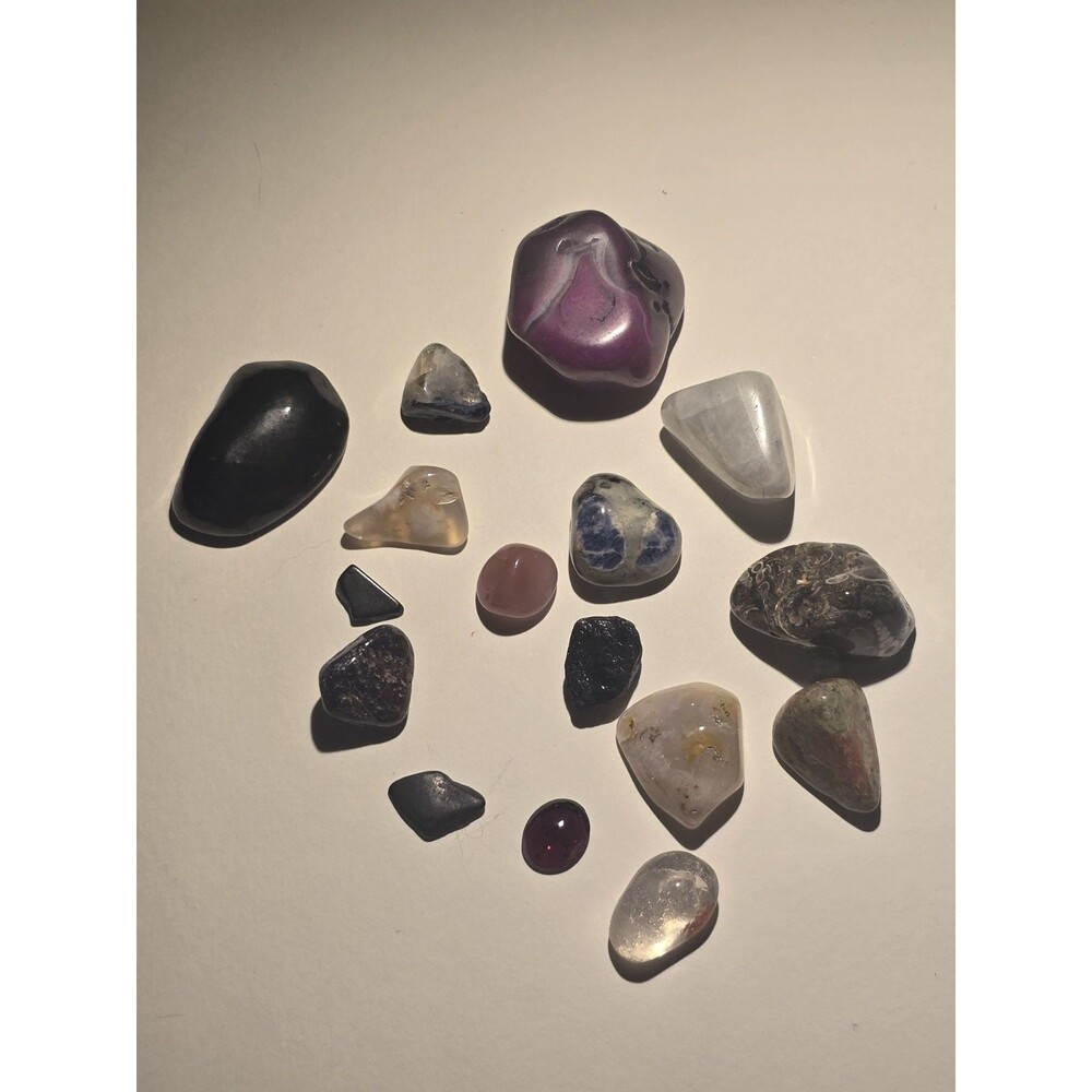 Lot Of 16 Beautiful Energetic Engery Crystals Minerals Rocks.